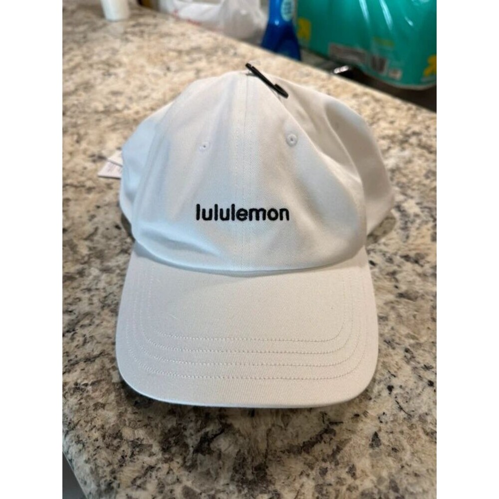 Lululemon hat size S